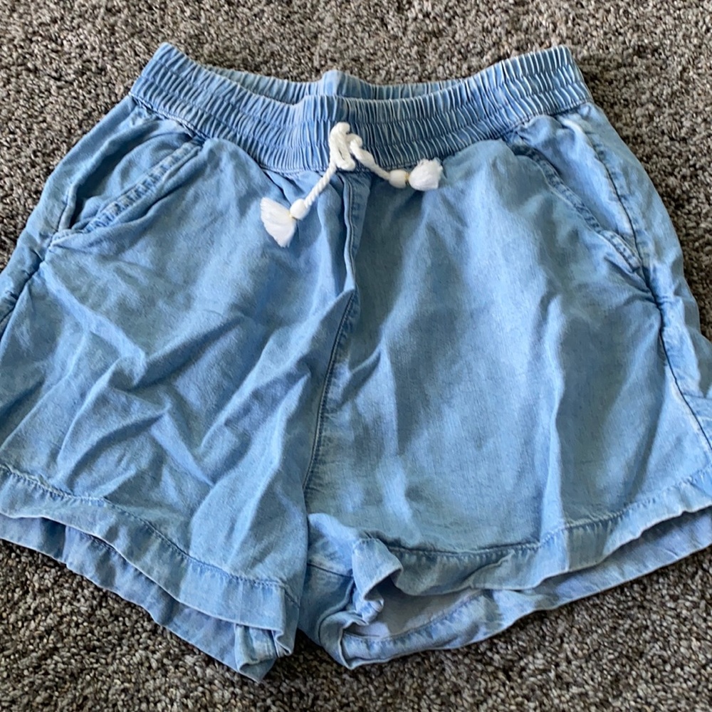 Cute elastic waist shorts